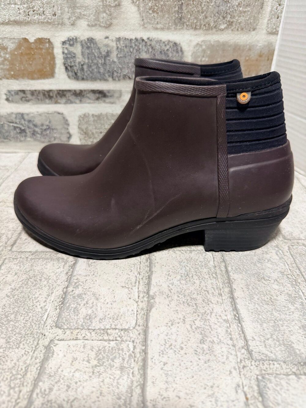 Womens Bogs Vista Ankle Winter Boots Sz 8  Used Waterproof Muck brown